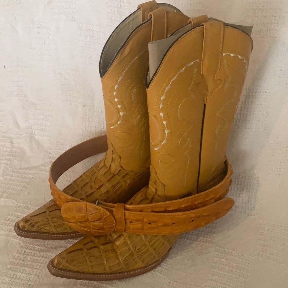 Size 11.5 cowboy boots and matching 36” belt made in Mexico new never used
